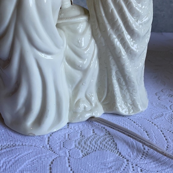 Nativity Scene Christmas Lamp Cream Gold - Picture 6 of 16